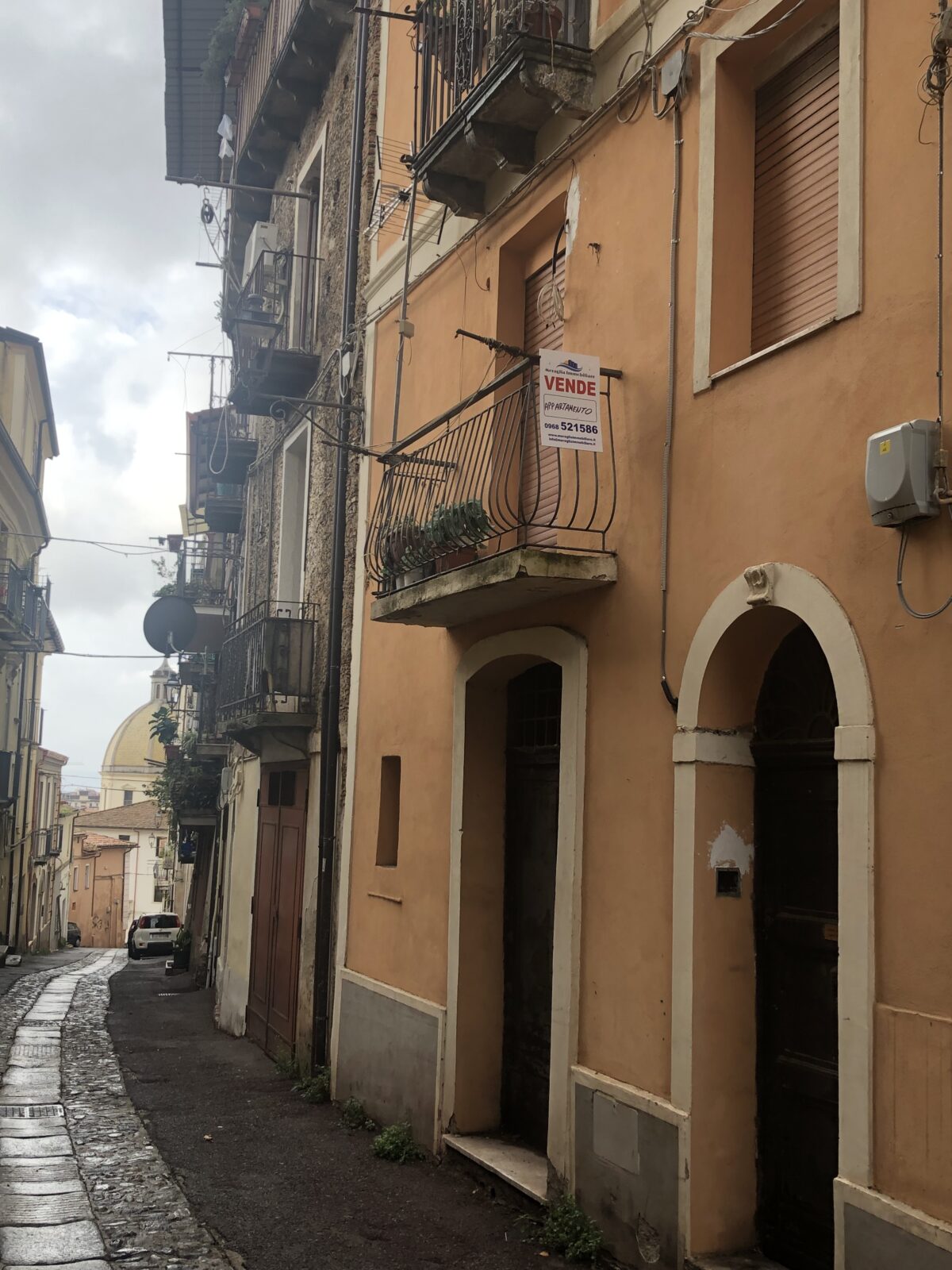 VENDESI APPARTAMENTO LAMEZIA TERME – NICASTRO